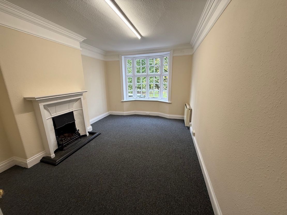 Chester House, 9 Windsor End, Beaconsfield, Buckinghamshire, HP9 2JJ