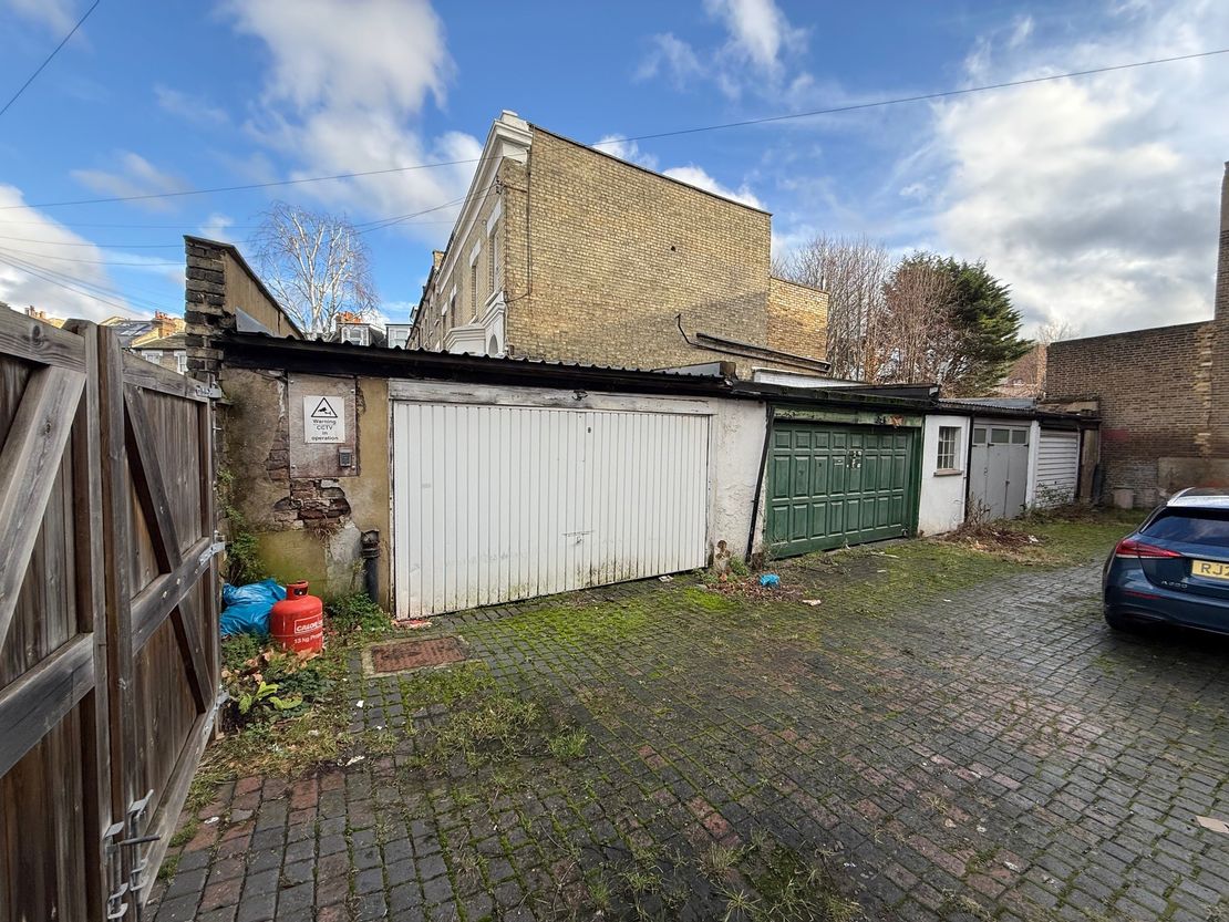 Garage, 197 Askew Road, London, Greater London, W12 9AZ