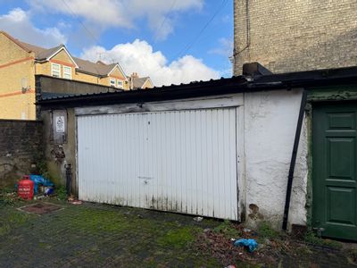 Property Image for Garage, 197 Askew Road, London, Greater London, W12 9AZ