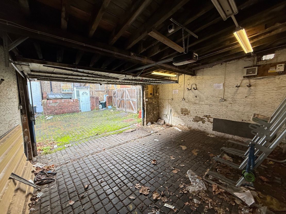 Garage, 197 Askew Road, London, Greater London, W12 9AZ