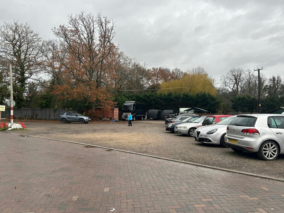 Yard Space, Hall Grove Farm Industrial Estate, Windlesham, Bagshot, GU19 5HP