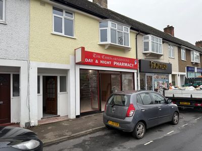 Property Image for 125 Uxbridge Road, Rickmansworth, Hertfordshire, WD3 7DN