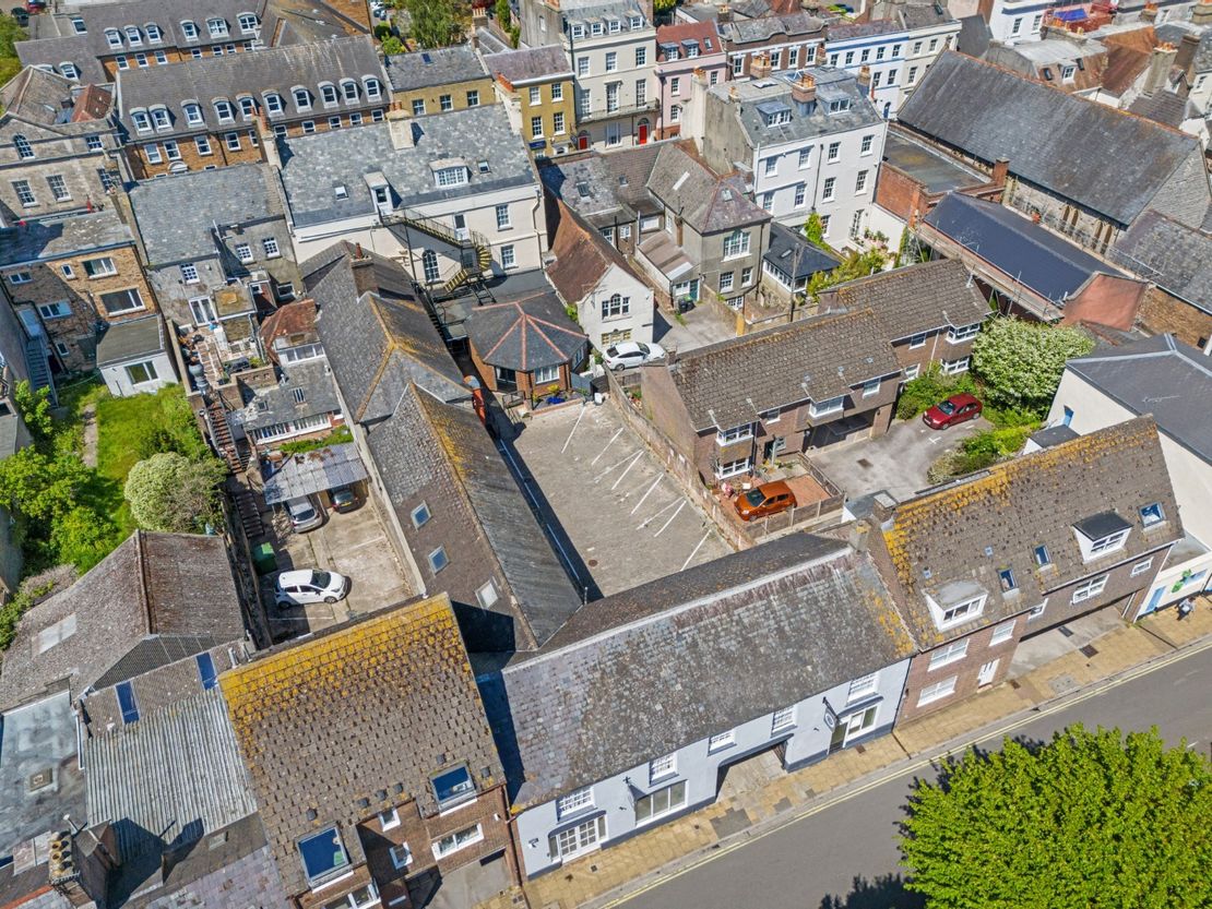 The Wessex Royale Hotel, 32-33 High West Street, Dorchester, Dorset, DT1 1UP