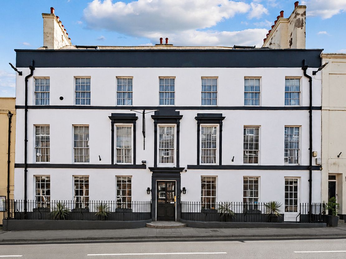 The Wessex Royale Hotel, 32-33 High West Street, Dorchester, Dorset, DT1 1UP