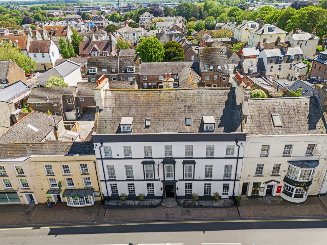 The Wessex Royale Hotel, 32-33 High West Street, Dorchester, Dorset, DT1 1UP