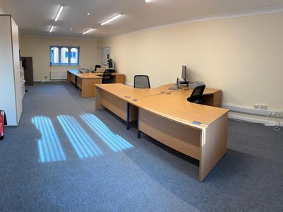Property Image for 8 Kings Court, Horsham, West Sussex, RH13 5UR