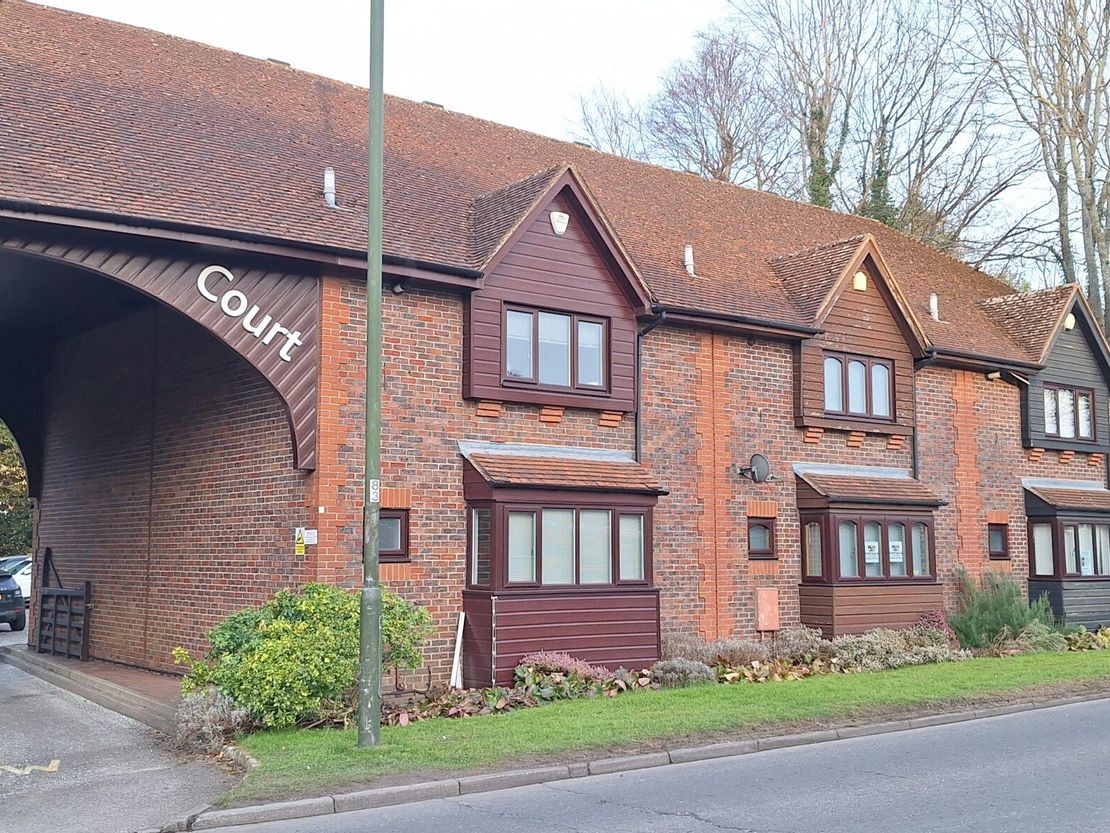 8 Kings Court, Horsham, West Sussex, RH13 5UR