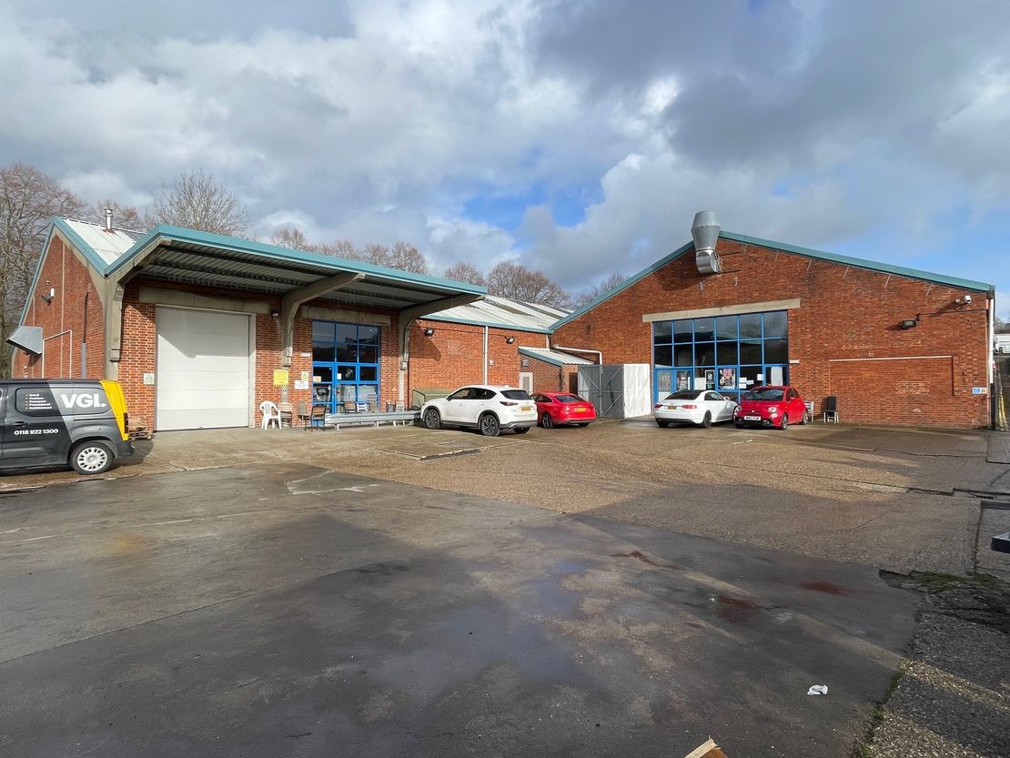 268 Elgar Rd S, Reading RG2 0BT