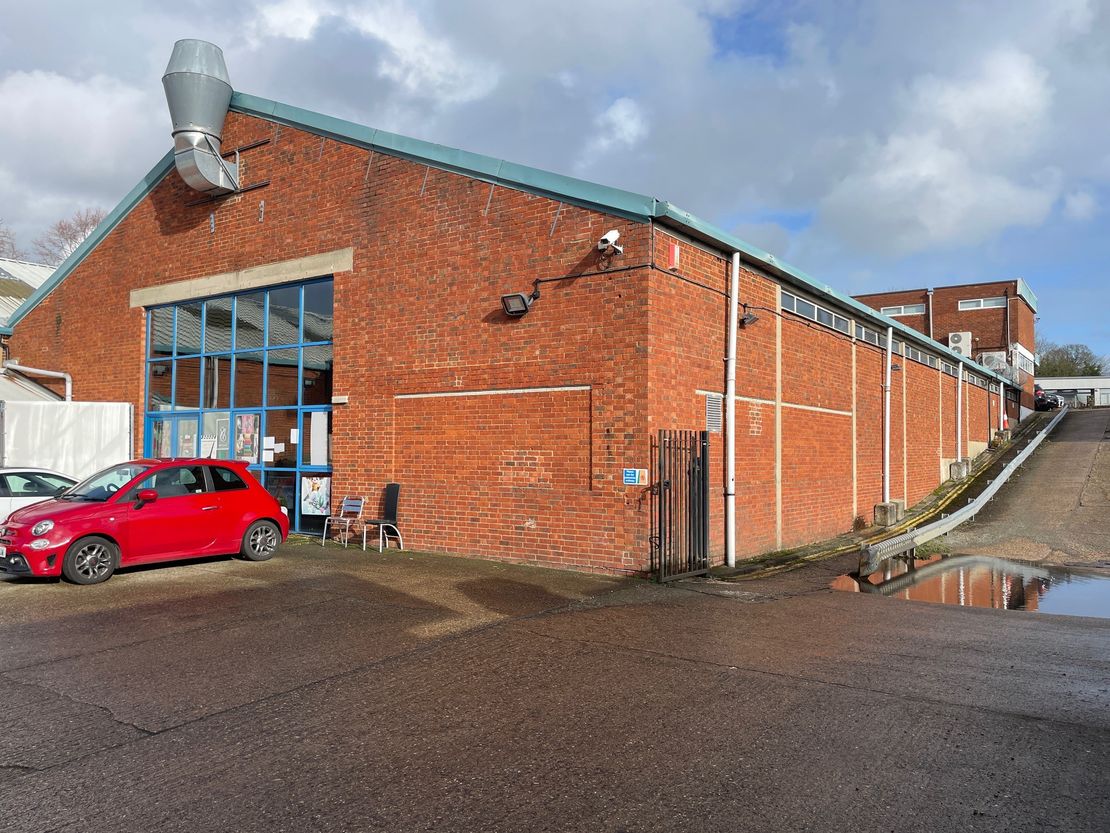 268 Elgar Rd S, Reading RG2 0BT