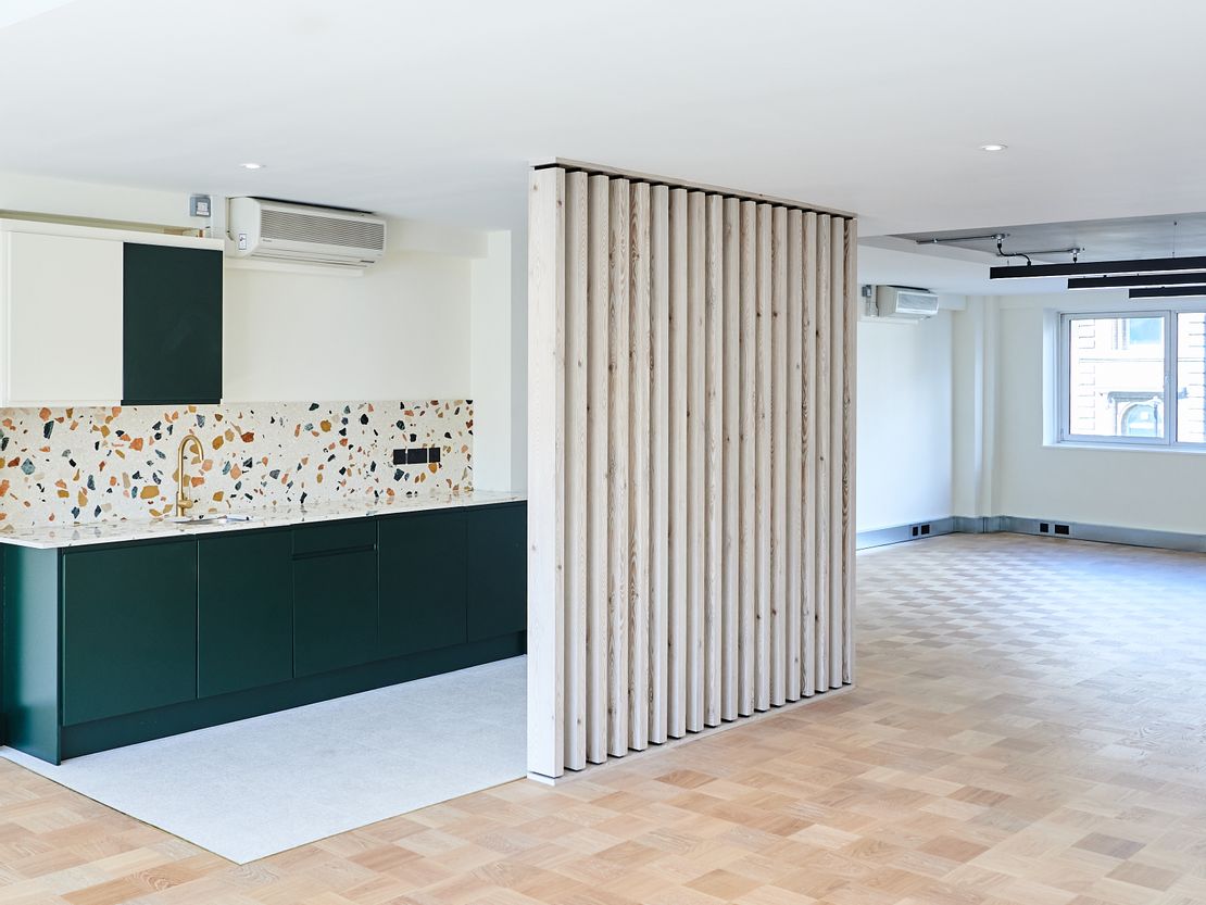 74-76 St John St, London EC1M 4DT