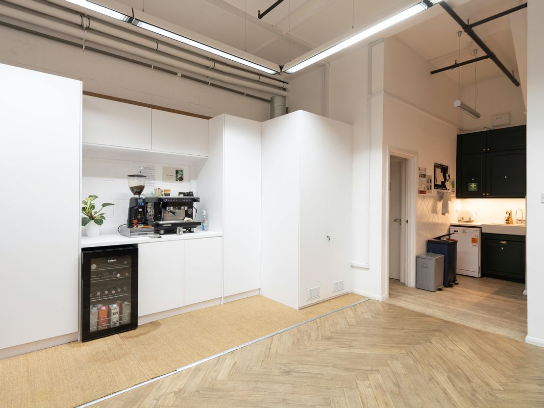 19 Waterside, 44-48 Wharf Road, Islington, N1 7UX