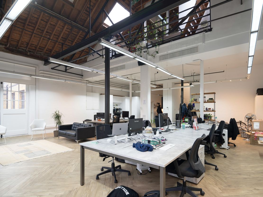 19 Waterside, 44-48 Wharf Road, Islington, N1 7UX
