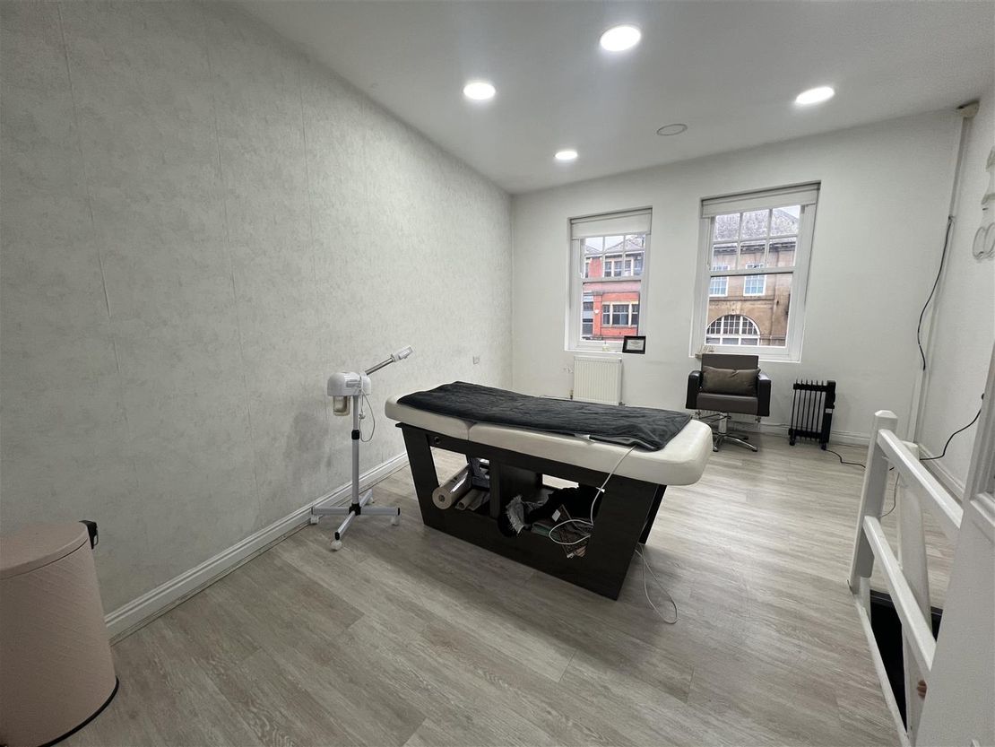 402 Bradford Road, Batley