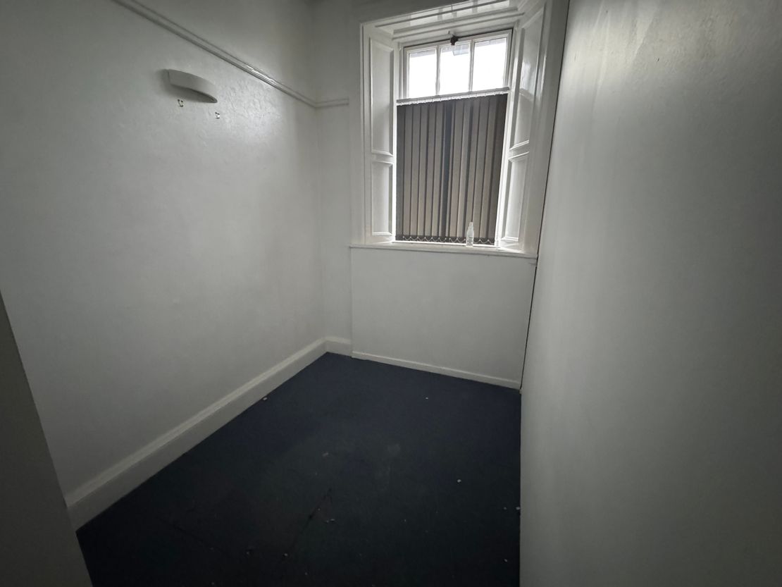 8 The Square, Aberfeldy, Perth And Kinross, PH15 2DD