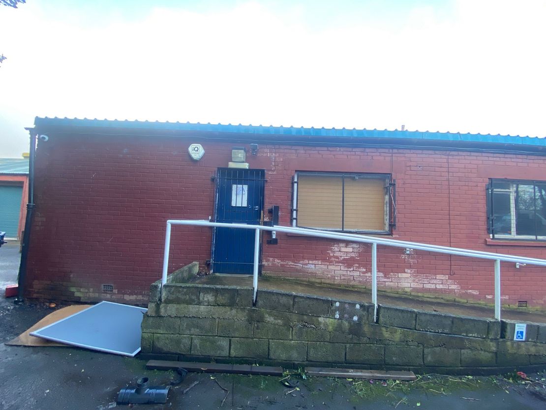 Yard & Unit 7, Poltonhall Industrial Estate, Polton Road, Lasswade, Midlothian, EH18 1BW