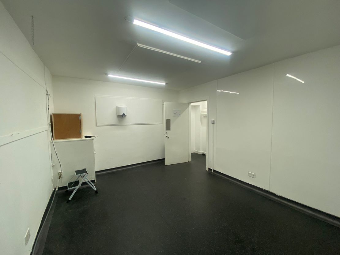 Yard & Unit 7, Poltonhall Industrial Estate, Polton Road, Lasswade, Midlothian, EH18 1BW