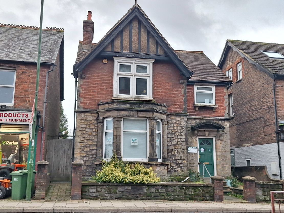 70 Park Street, Horsham, West Sussex, RH12 1BX