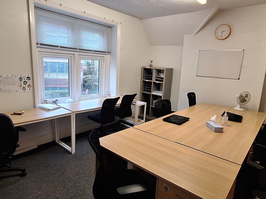 70 Park Street, Horsham, West Sussex, RH12 1BX