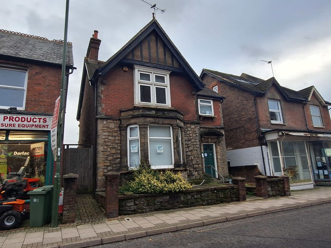 70 Park Street, Horsham, West Sussex, RH12 1BX