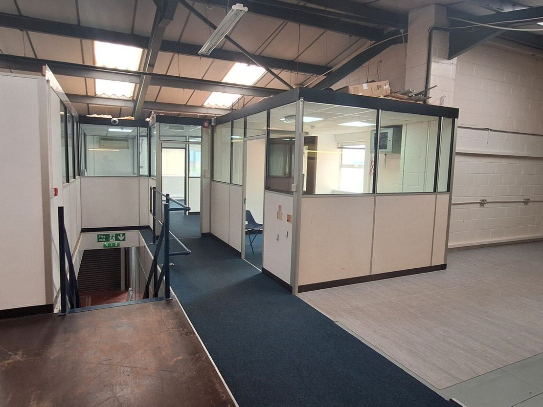 Unit 5 Rutherford Way Industrial Estate, Rutherford Way, Crawley, West Sussex, RH10 9LN