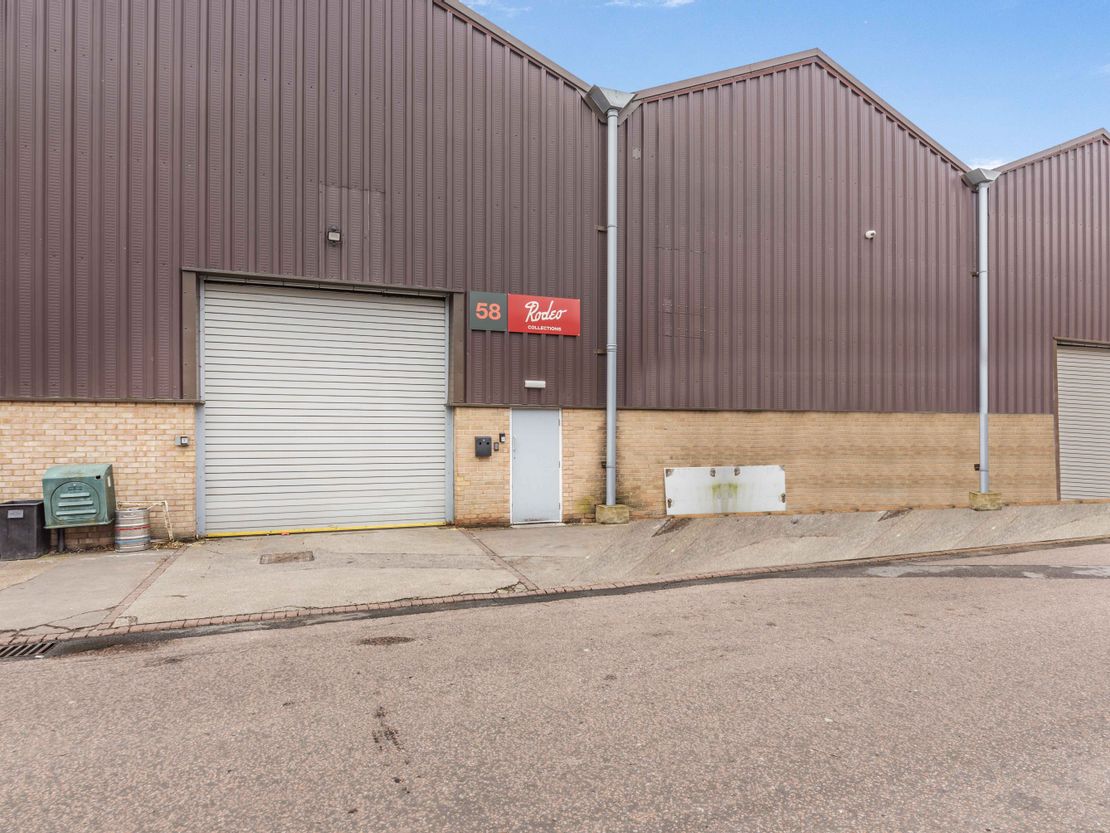 Unit 58 Robert Cort Industrial Estate, 62 Britten Rd, Reading RG2 0AU