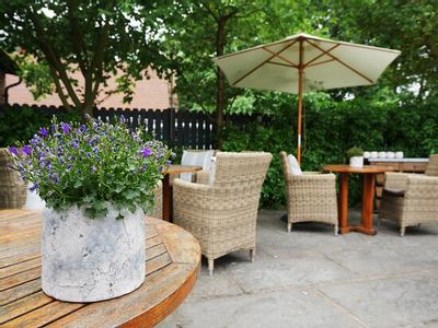 Property Image for The Thatch, 29-30 High Street, Thame, Oxfordshire, OX9 2AA