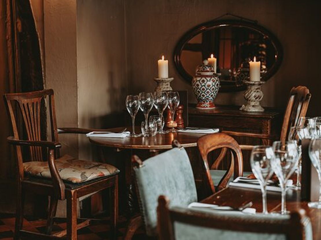The Thatch, 29-30 High Street, Thame, Oxfordshire, OX9 2AA
