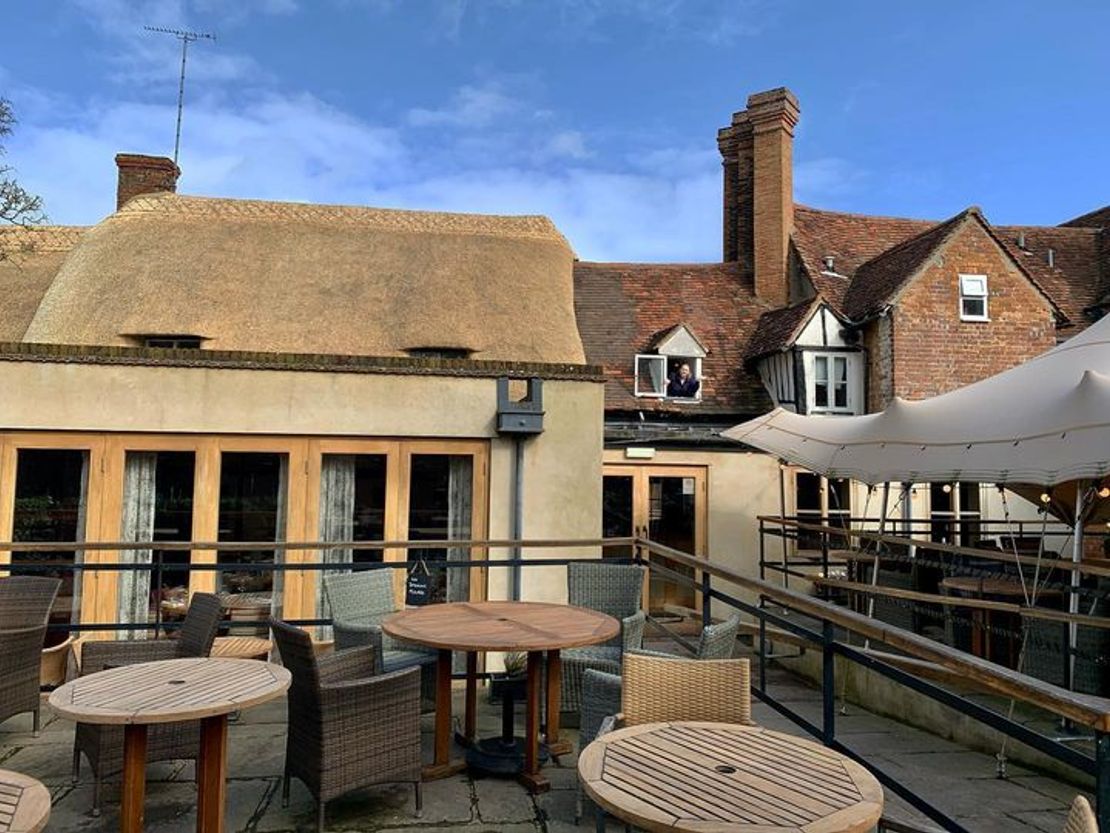 The Thatch, 29-30 High Street, Thame, Oxfordshire, OX9 2AA