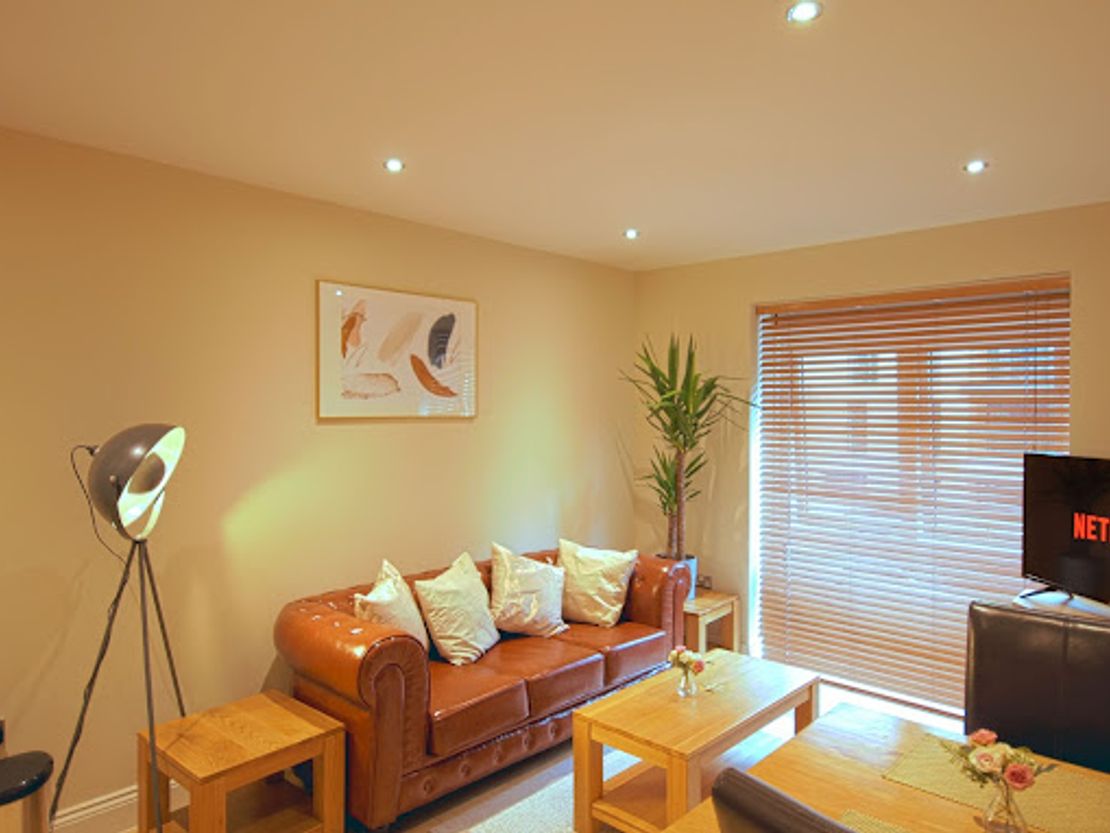 100-102 East Street / 57 & 59 Queensway / Eighteeneast 65 Queensway Southampton Hampshire SO14 3BL