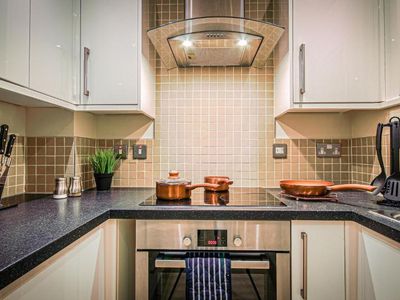 Property Image for 100-102 East Street / 57 & 59 Queensway / Eighteeneast 65 Queensway Southampton Hampshire SO14 3BL