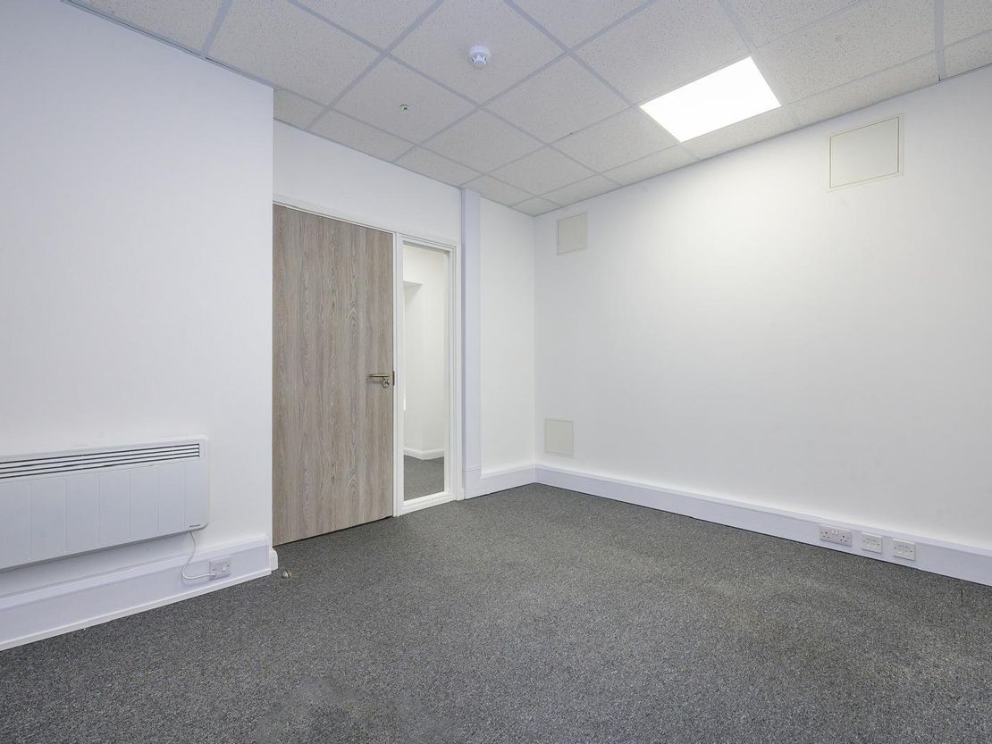 Suite 4 The Premium Inn, Altofts Lane, Castleford, West Yorkshire, WF10 5PZ