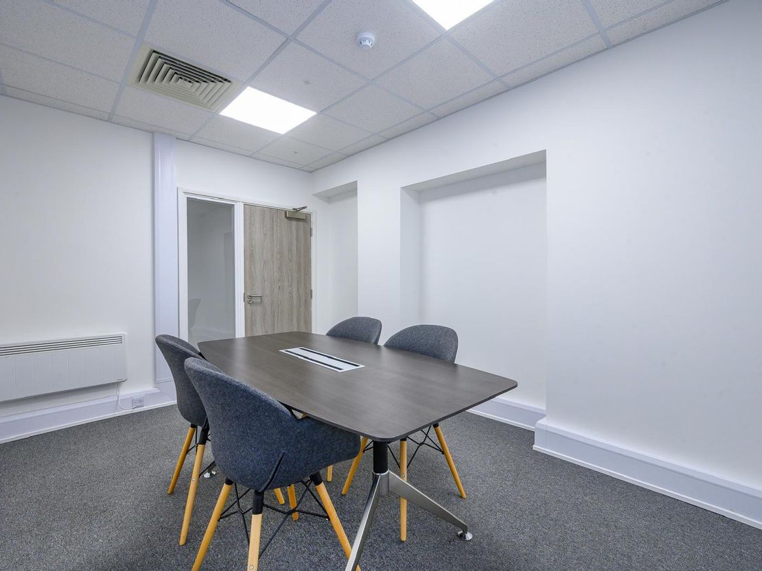 Suite 4 The Premium Inn, Altofts Lane, Castleford, West Yorkshire, WF10 5PZ