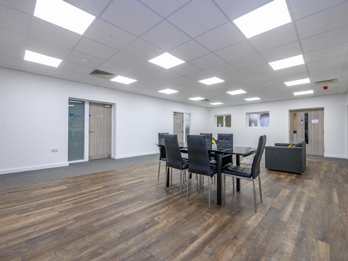 Suite 4 The Premium Inn, Altofts Lane, Castleford, West Yorkshire, WF10 5PZ