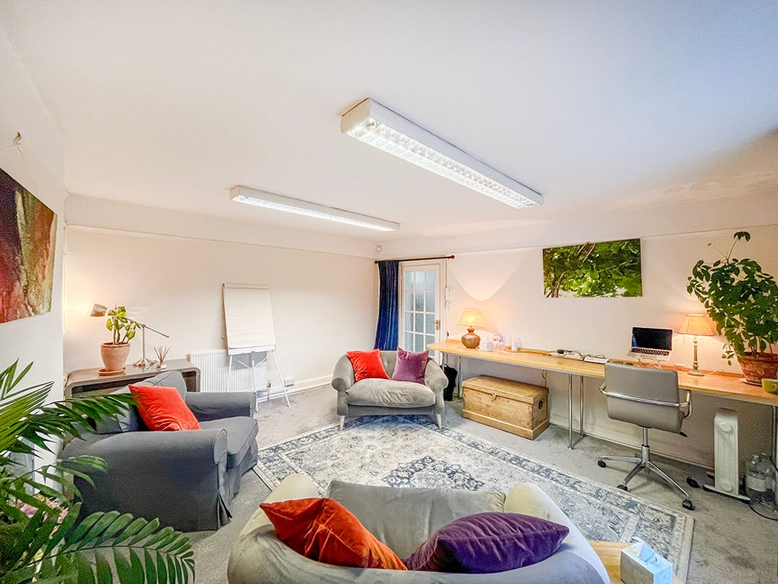 19 East Street, Farnham, GU9 7SD