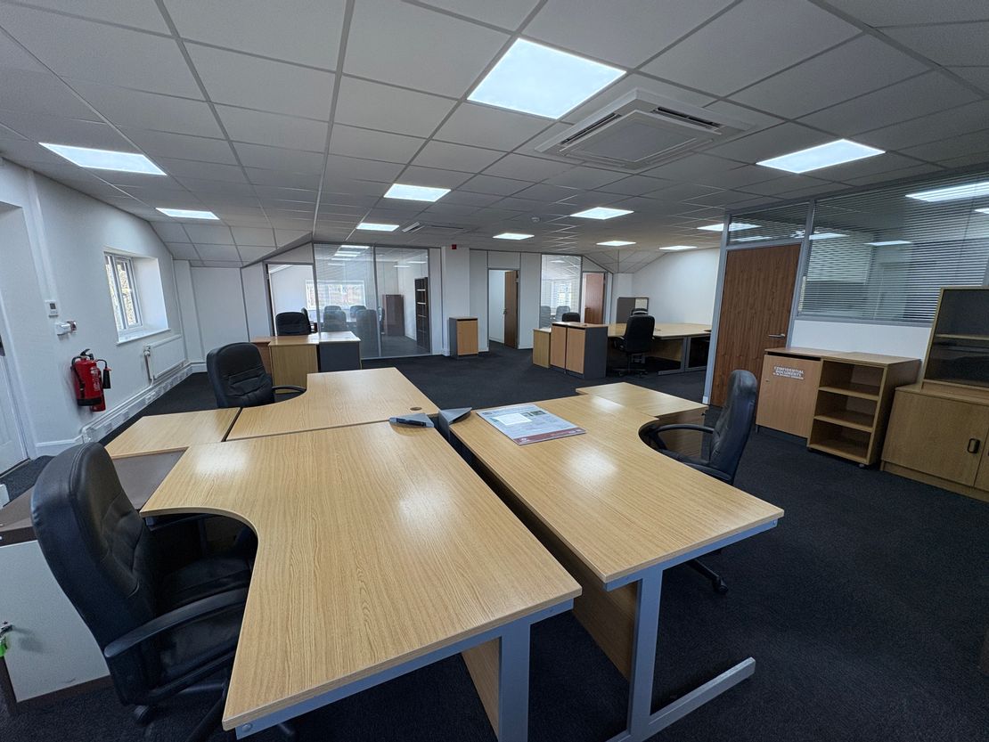 Pulford House, Bell Meadow Business Park, Park Lane, Pulford, Chester, Cheshire, CH4 9EP