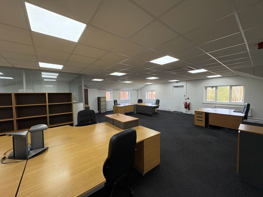 Pulford House, Bell Meadow Business Park, Park Lane, Pulford, Chester, Cheshire, CH4 9EP