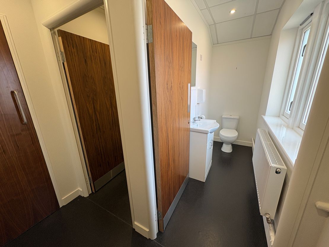 Pulford House, Bell Meadow Business Park, Park Lane, Pulford, Chester, Cheshire, CH4 9EP