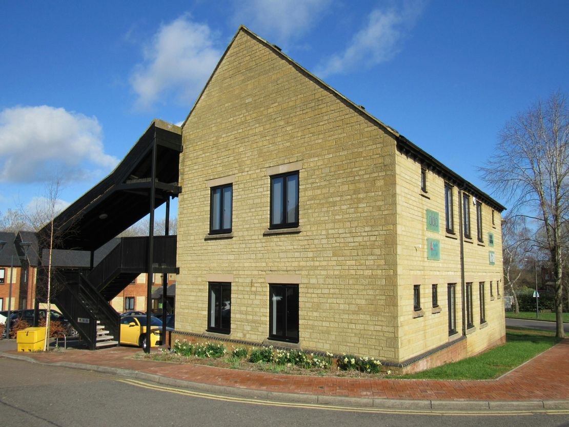 17 Canon Harnett Court, Warren Park, Wolverton Mill, Milton Keynes, MK12 5NF