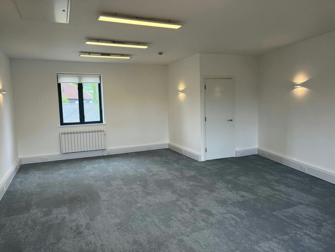 17 Canon Harnett Court, Warren Park, Wolverton Mill, Milton Keynes, MK12 5NF