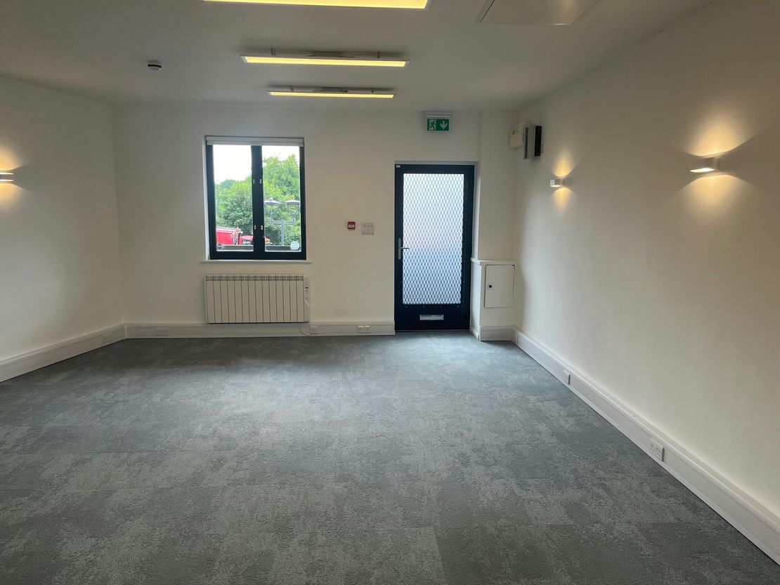 17 Canon Harnett Court, Warren Park, Wolverton Mill, Milton Keynes, MK12 5NF