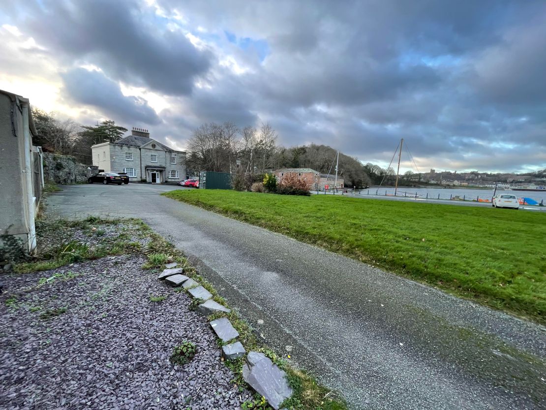 Hendy, Port Penrhyn, Bangor, Gwynedd, LL57 4HN