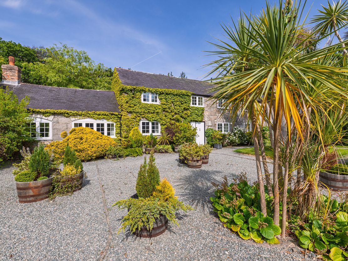 Tros Yr Afon, Penmon, Beaumaris, Anglesey, LL58 8RN