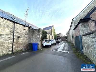 Property Image for 36 Market Square, Bicester, OX26 6AG