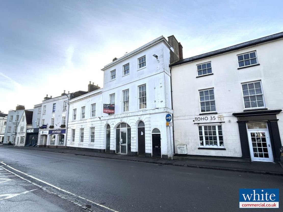 36 Market Square, Bicester, OX26 6AG