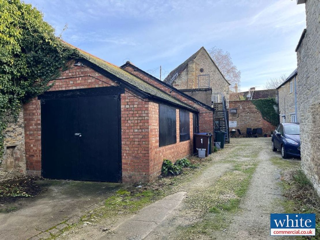 36 Market Square, Bicester, OX26 6AG
