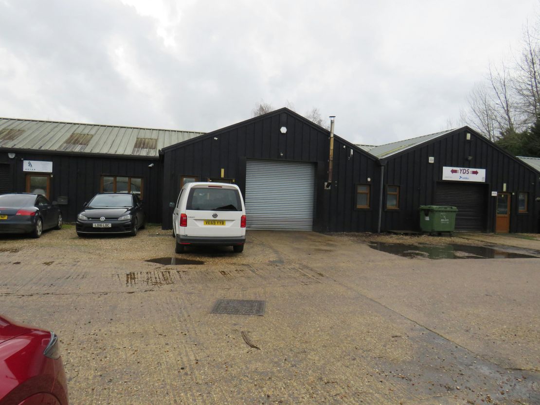 Unit 9 Taplins Court, Taplins Farm Lane, Hartley Wintney, RG27 8XU