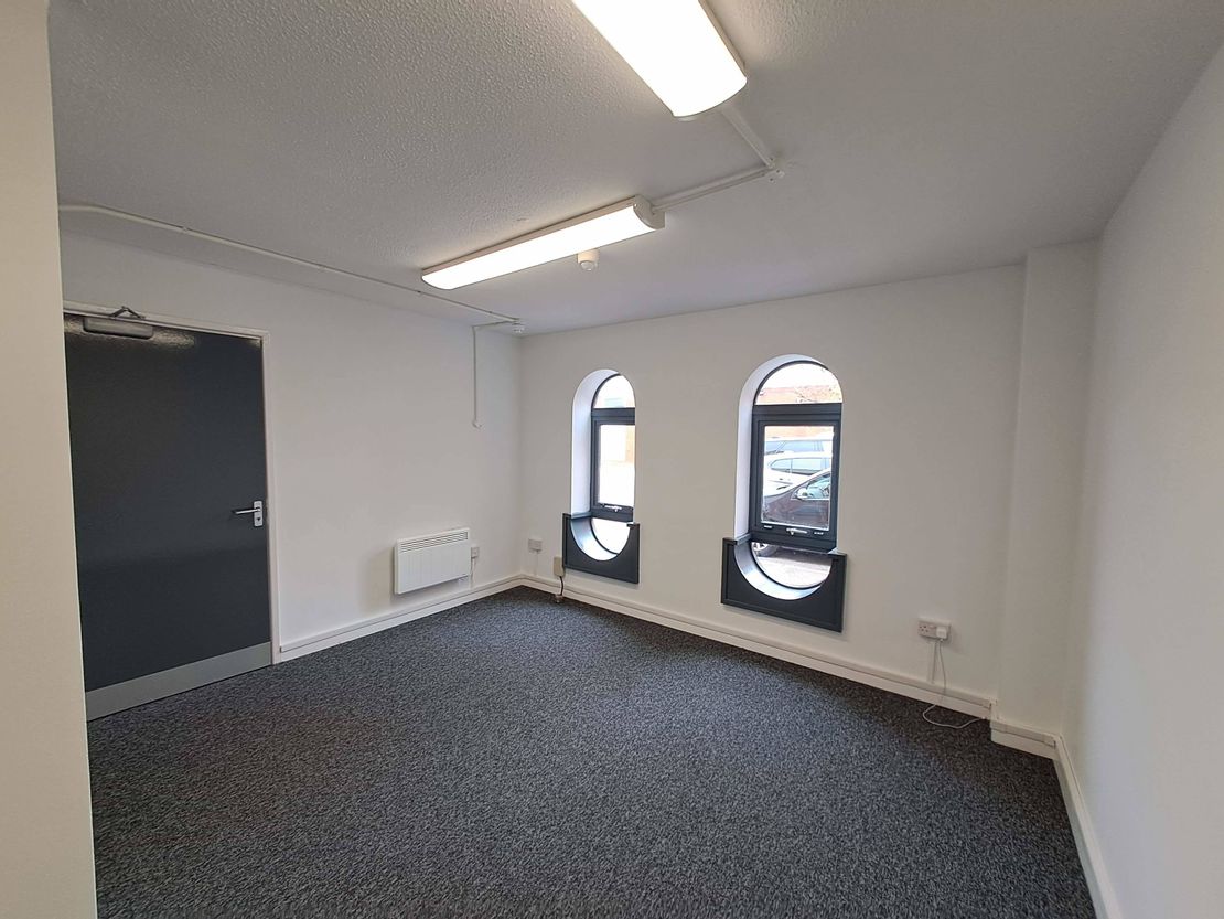 Unit 9, Canons Road, Old Wolverton, Milton Keynes, MK12 5NA