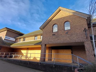 Property Image for 23 Ashton Square, Dunstable, Bedfordshire, LU6 3SN