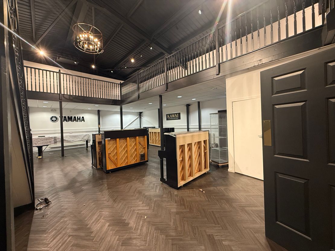 Former Coach House Pianos Showroom, 878 Carmarthen Rd, Fforest-fach, Swansea SA5 8HR