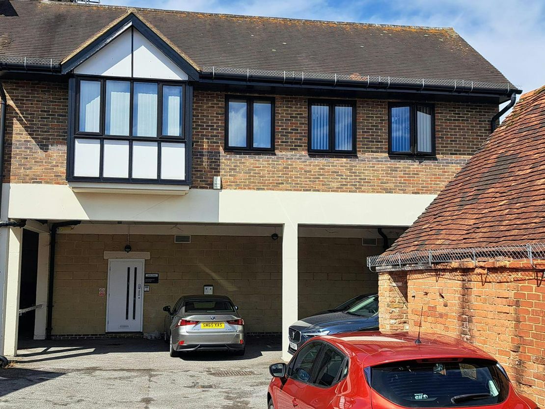 Anchor House (First Floor), 50 High Street, Bagshot, GU19 5AW